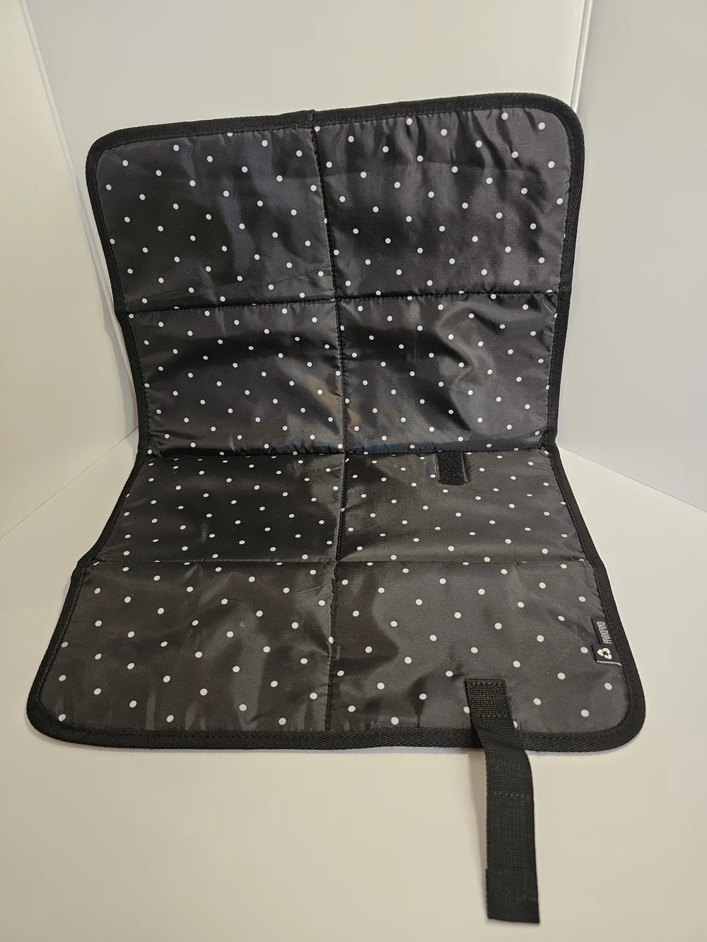 NWT Parkland Fairview Diaper Bag B/W Polka Dots With Matching Changer And Strap